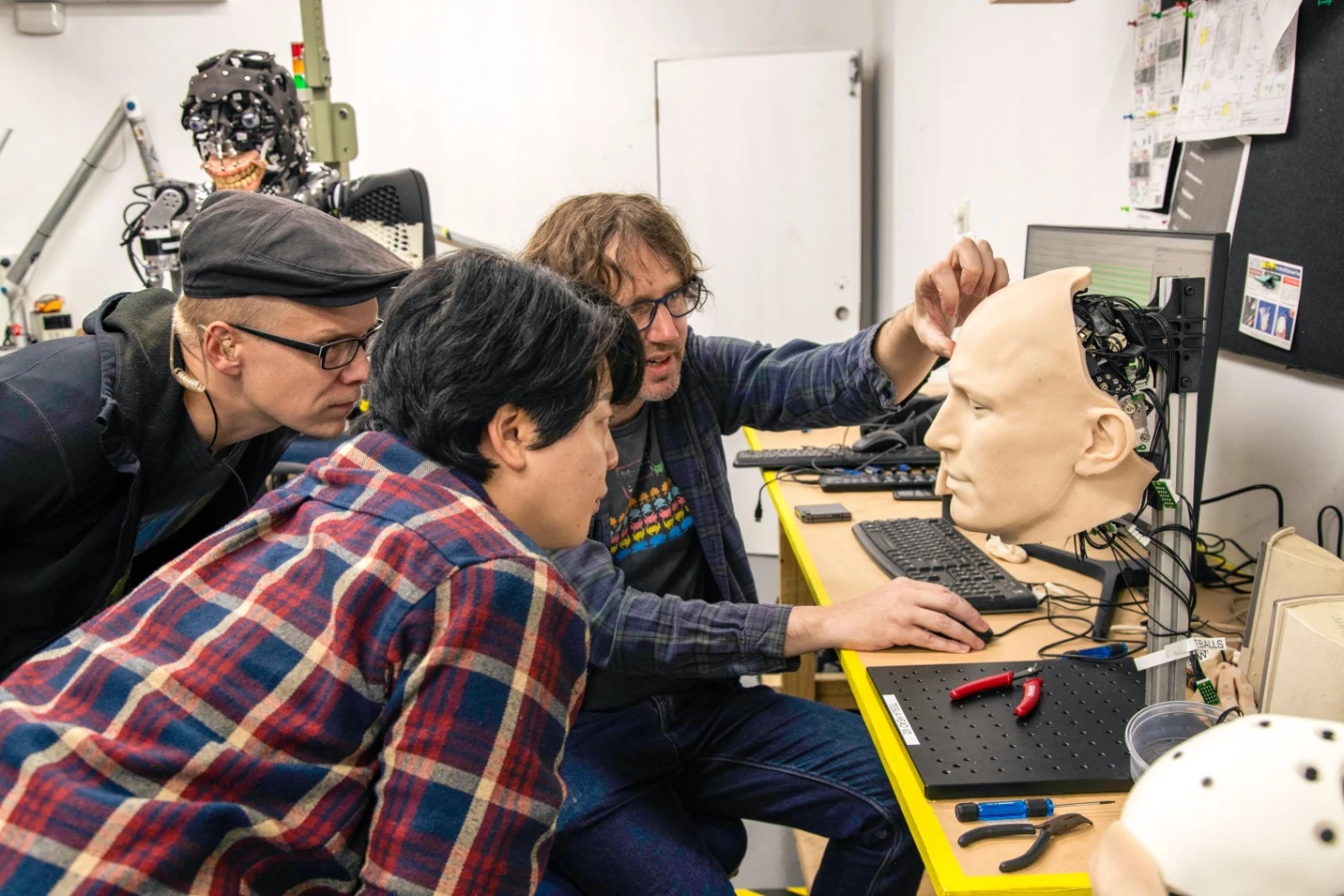 The the team work on the Wētābot