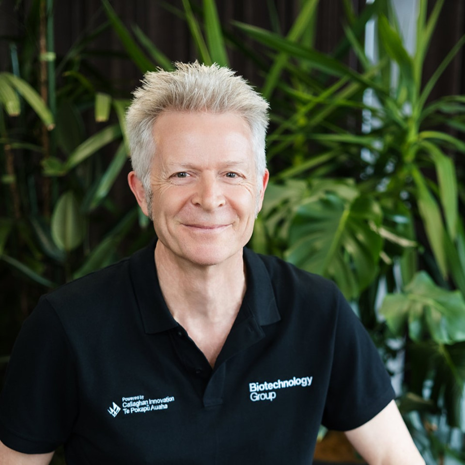 251127 Owen Catchpole Square